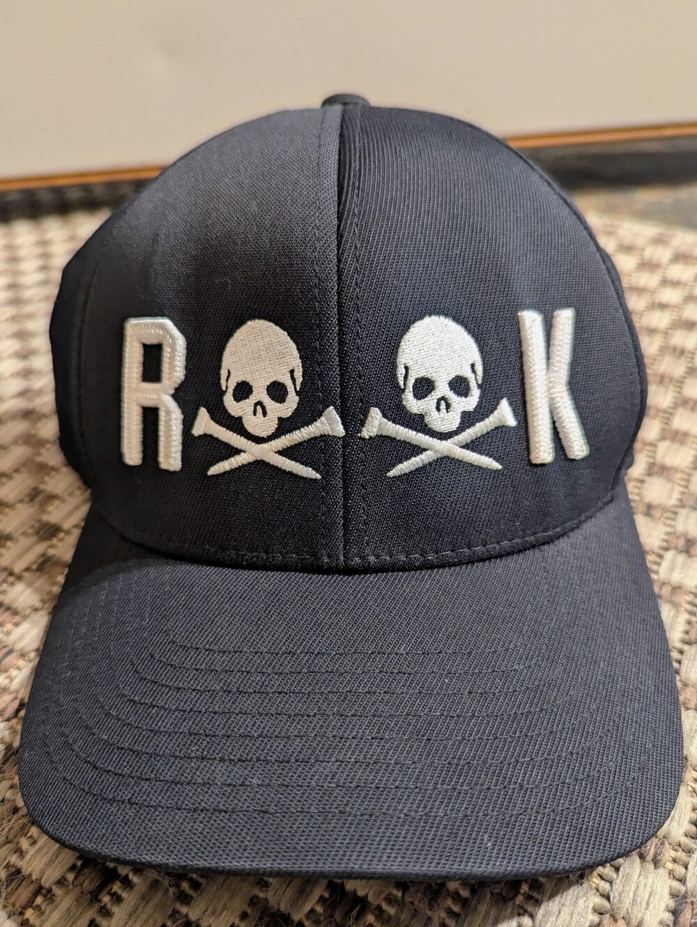 G/FORE Skulls & Tees One Ten Flexfit Tech Snap Back Golf Hat Black One Size NWOT